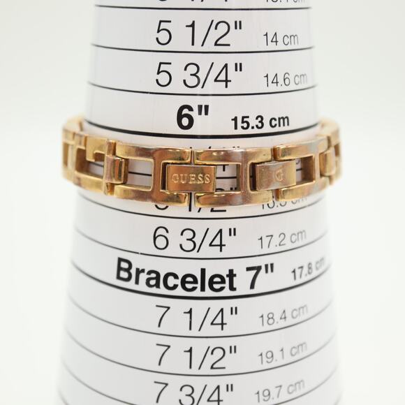 Guess Womens Gold Tone Rectangle 18mm Watch G Link Bracelet w New Battery - Picture 4 of 15